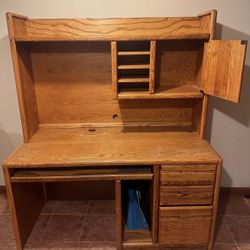 Wooden 2 Piece Desk