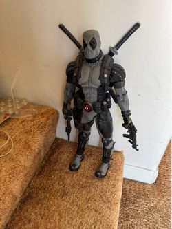 Neca marvel Legends X-Force 18” Deadpool