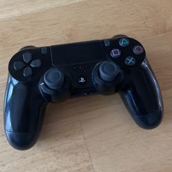 PS4 Controller
