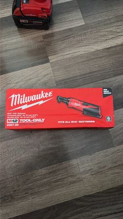Milwaukee M12.  3/8 ratchet