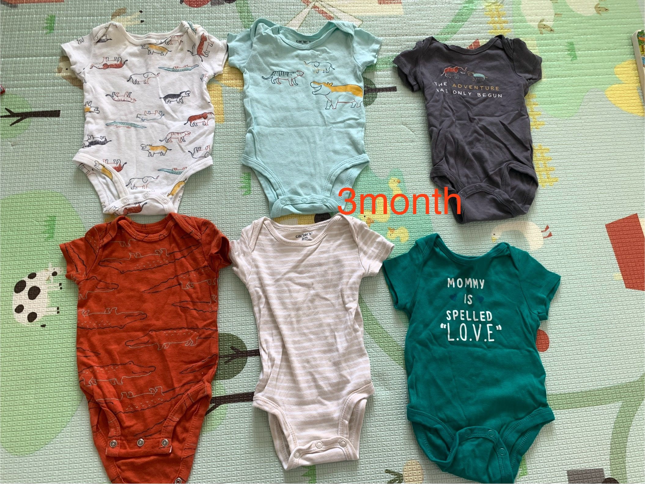 Infant clothes and bibs