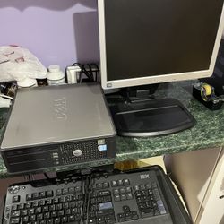 Dell Desktop PC With HP Monitor And Keyboard! 
