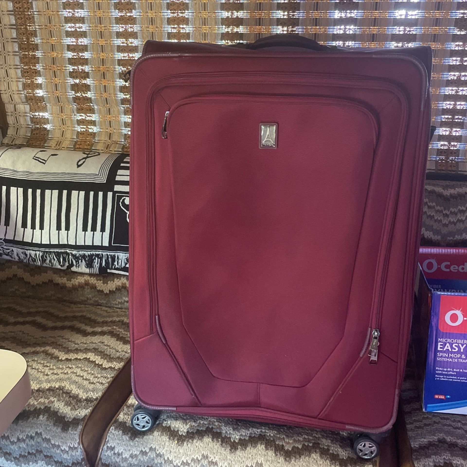Travelpro extra large suitcase luggage