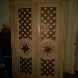 DREXEL HERITAGE ARMOIRE. High End Furniture DREXEL 