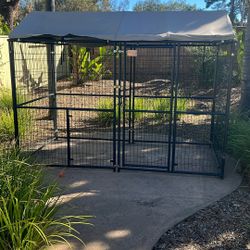 Covered Dog Kennel 