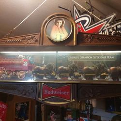 Budweiser 80s Clydesdale Beer Piece