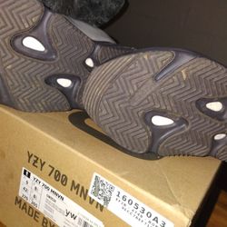 Addidas Yeezy 700 MNVN Silver Size 9