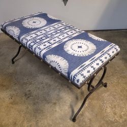 Comfy Bench, Size 42"L x 21"W x 21" H