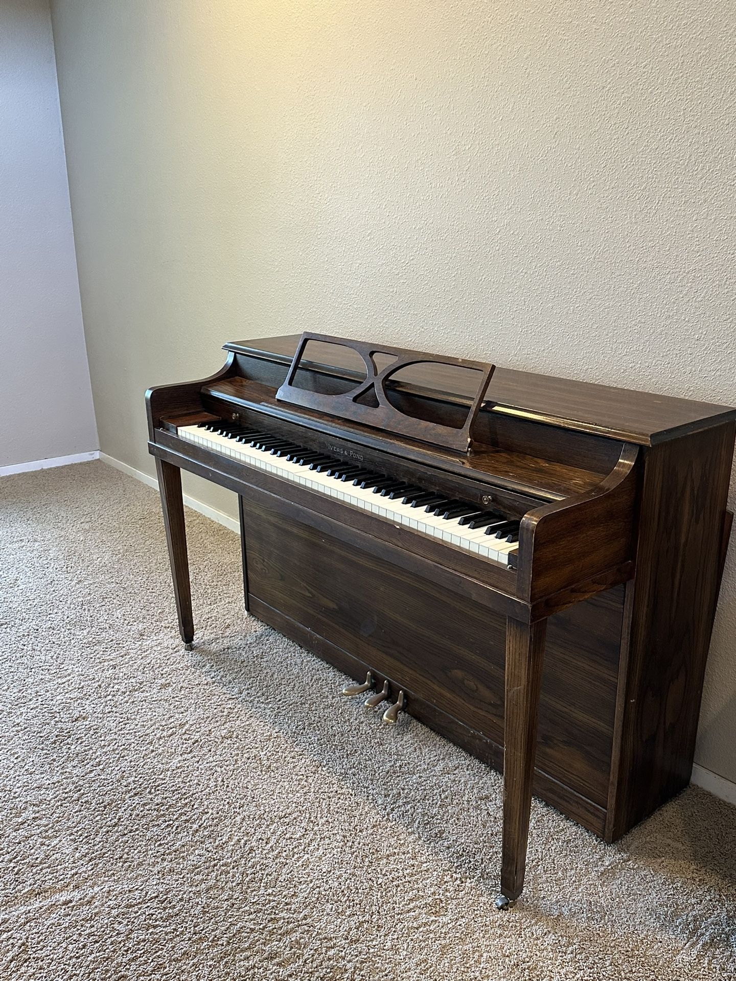 Piano Ivars & Pond