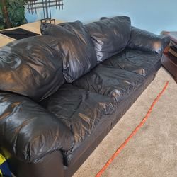 Black Leather Couch for Sale in Murrieta CA OfferUp