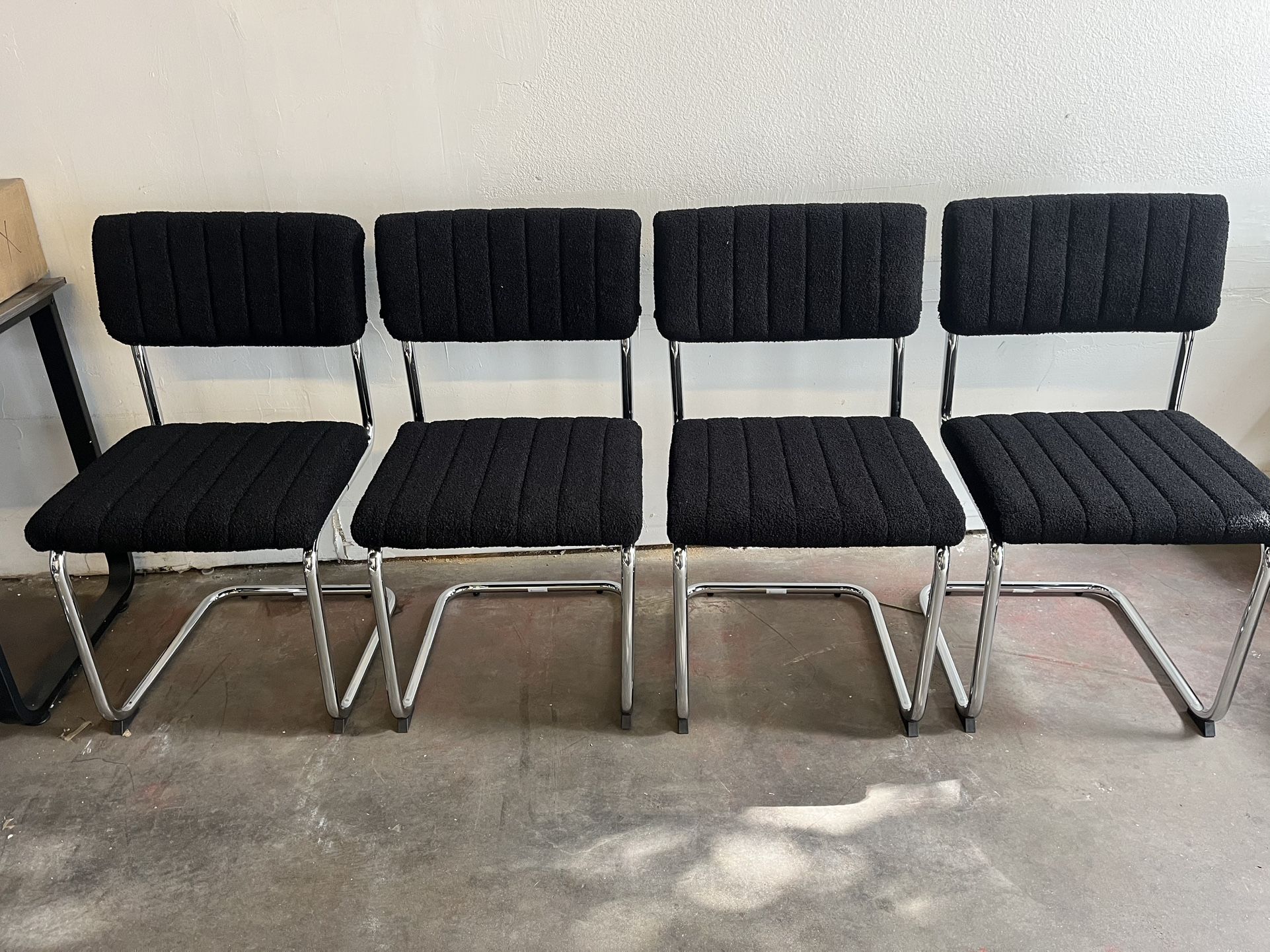 Modern Simple Light Luxury Dining Chairs with Silver Metal Legs - Set of 4, Black Bow-Back Student Chairs for Family Dining Room, Bedroom, Dressing Ro