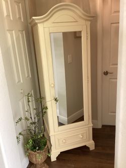 Armoire bedroom/bathroom