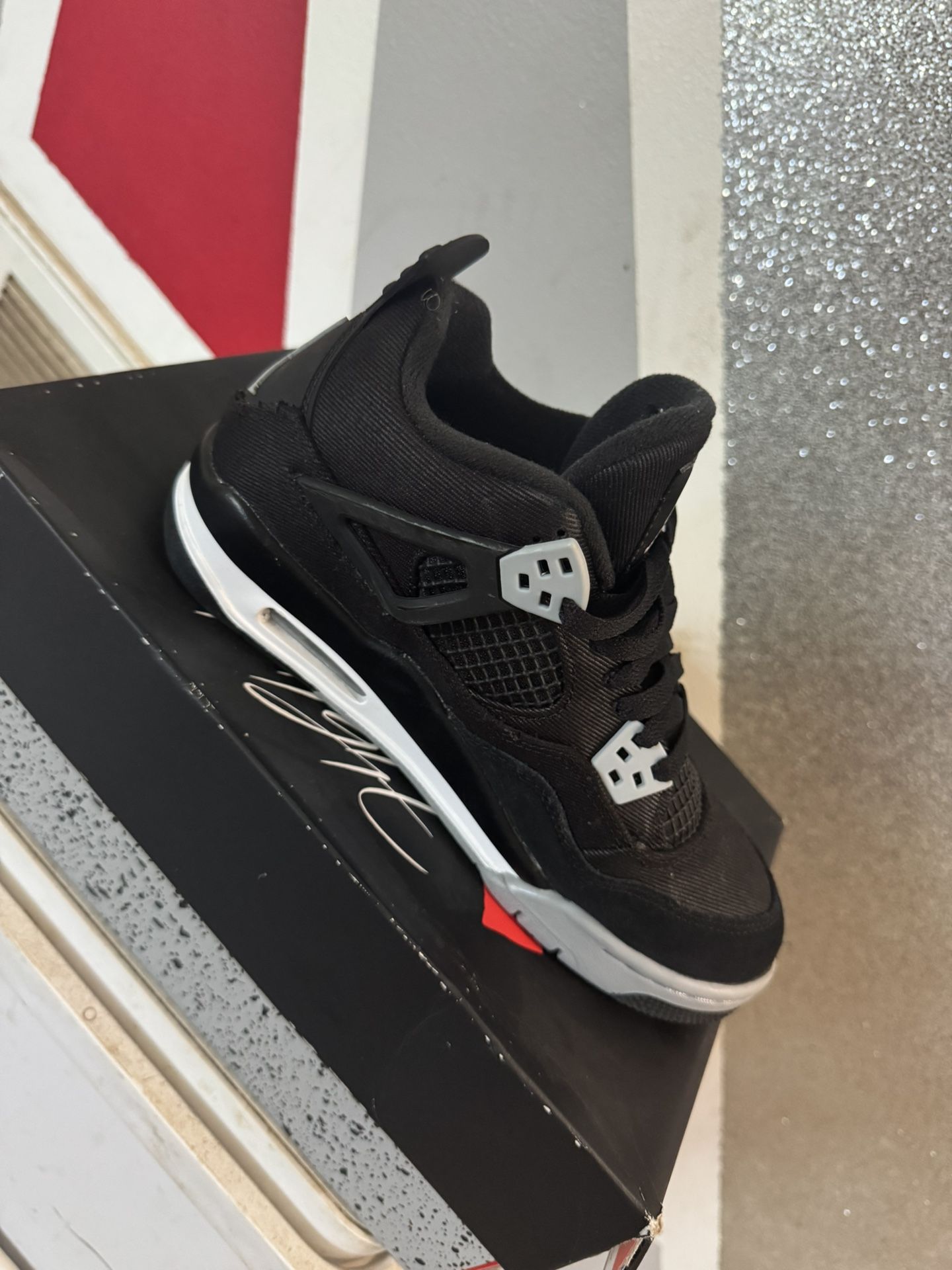 JORDAN AIR RETRO 4’s
