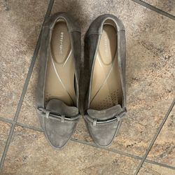 Easy Spirit gray suede loafers size 7.5