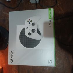 White Xbox Series S Digital 1tb