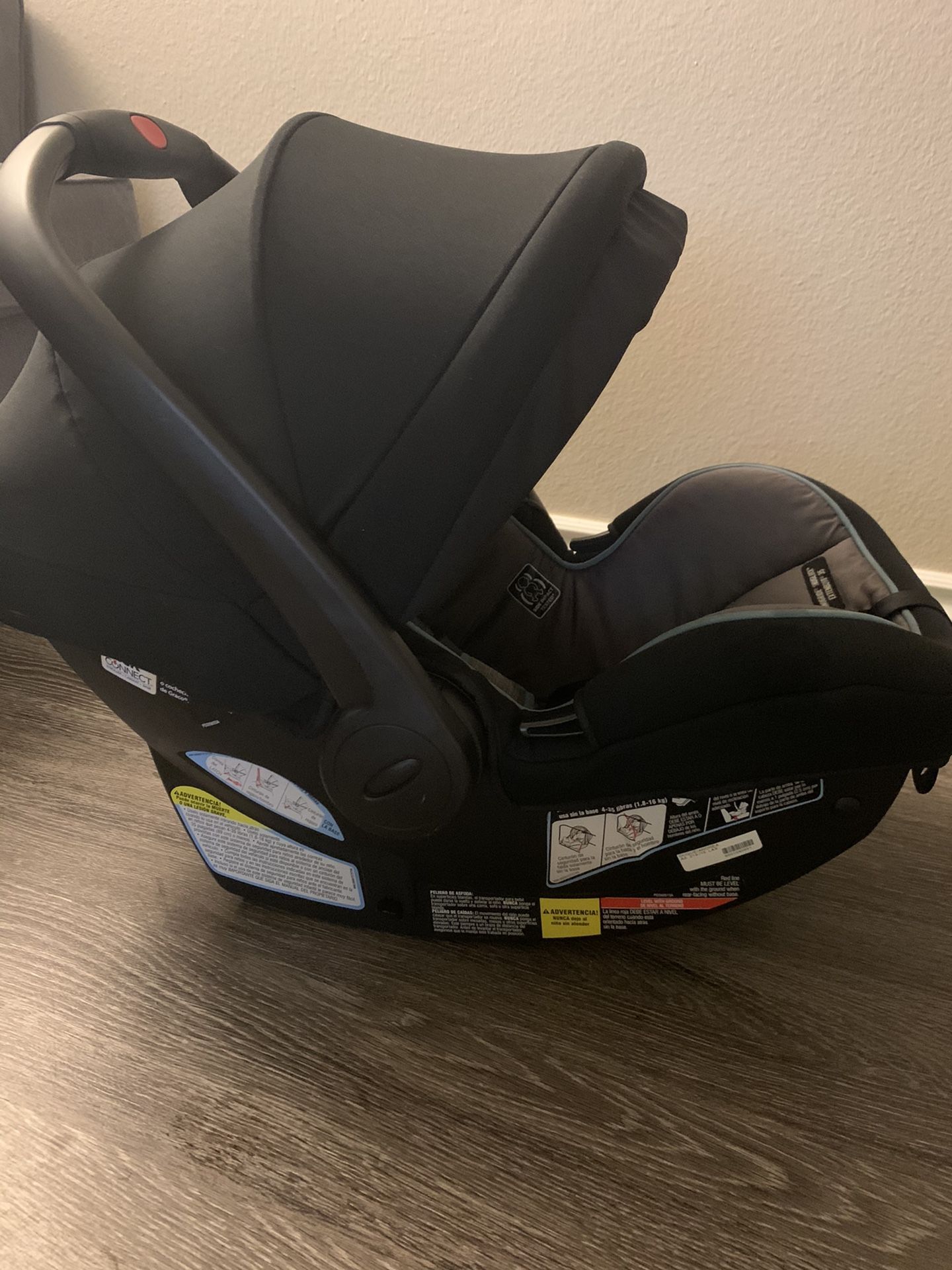 Graco infant car seat for sale . Base included
