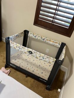 Baby foldable bassinet