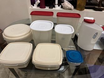 Rubbermaid Kitchen Servin’ Saver Food Storage Container Lot of 9