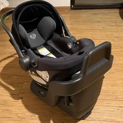 Uppababy Aria V2 Car Seat. Barely Used 