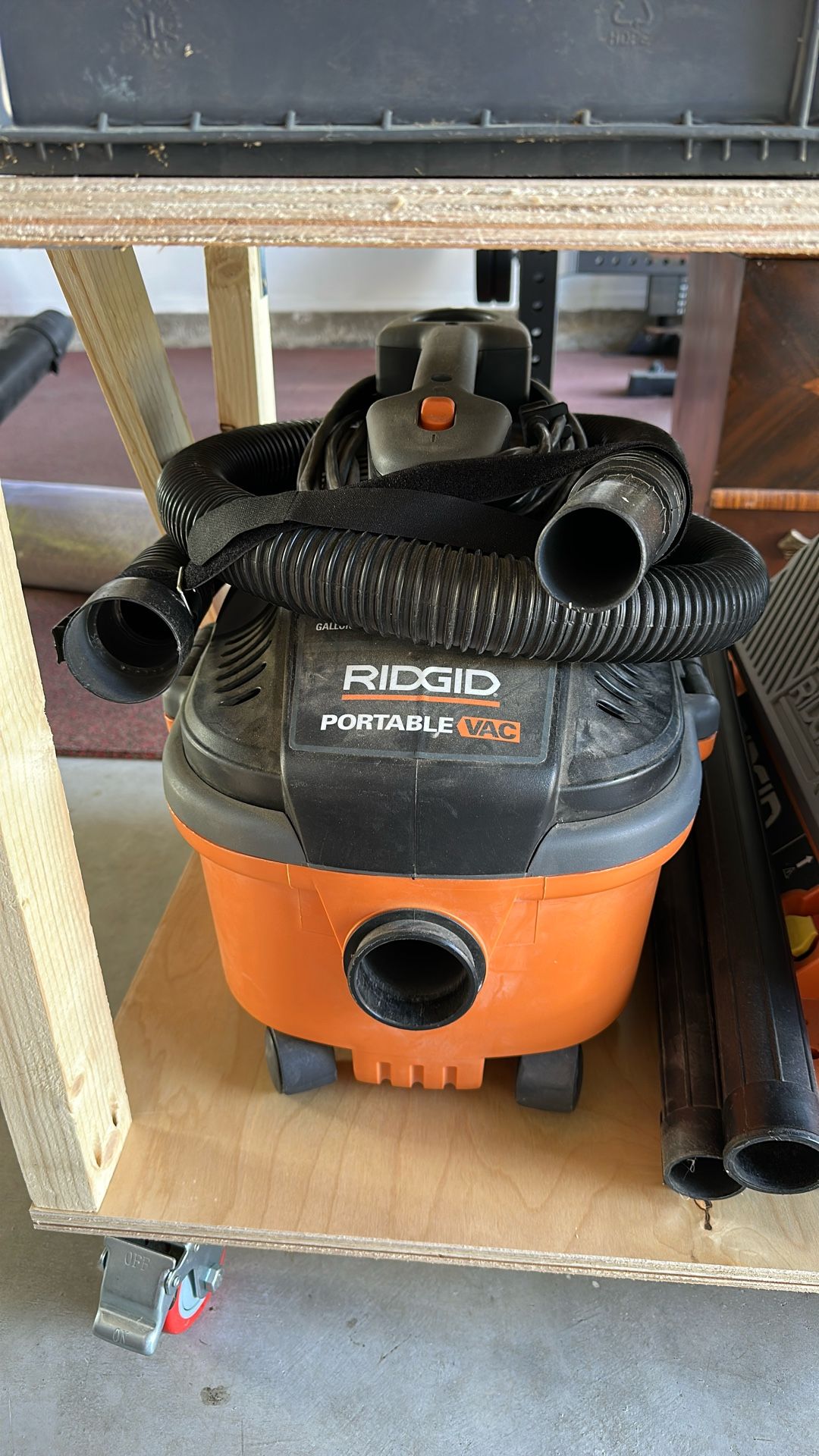 Ridgid 4 Gallon 5 HP Wet/Dry Vac