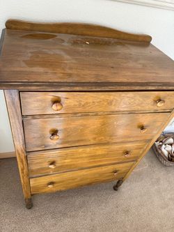 Dresser