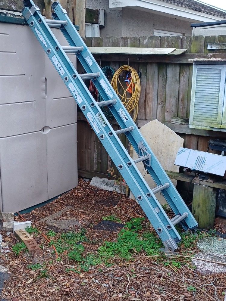 16 Foot Extension Ladder
