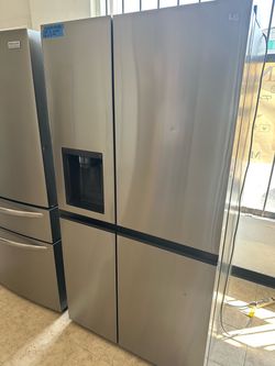 LG Stainless Steel Counterdepth Refrigerator W Ice & Water