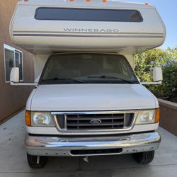2004 Winnebago Mini Winnie