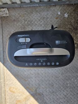 Amazon Basics Paper Shredder