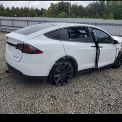 ‏Tesla X For Parts 