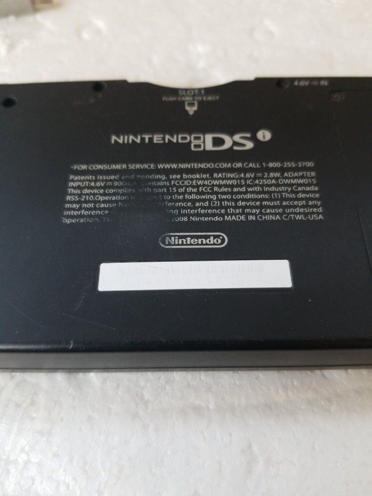 DS (i) BEUTIFUL Black CONSOL original WITH Charger INCLUDED
