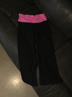 Lululemon Black In the Groove Crops Size 2