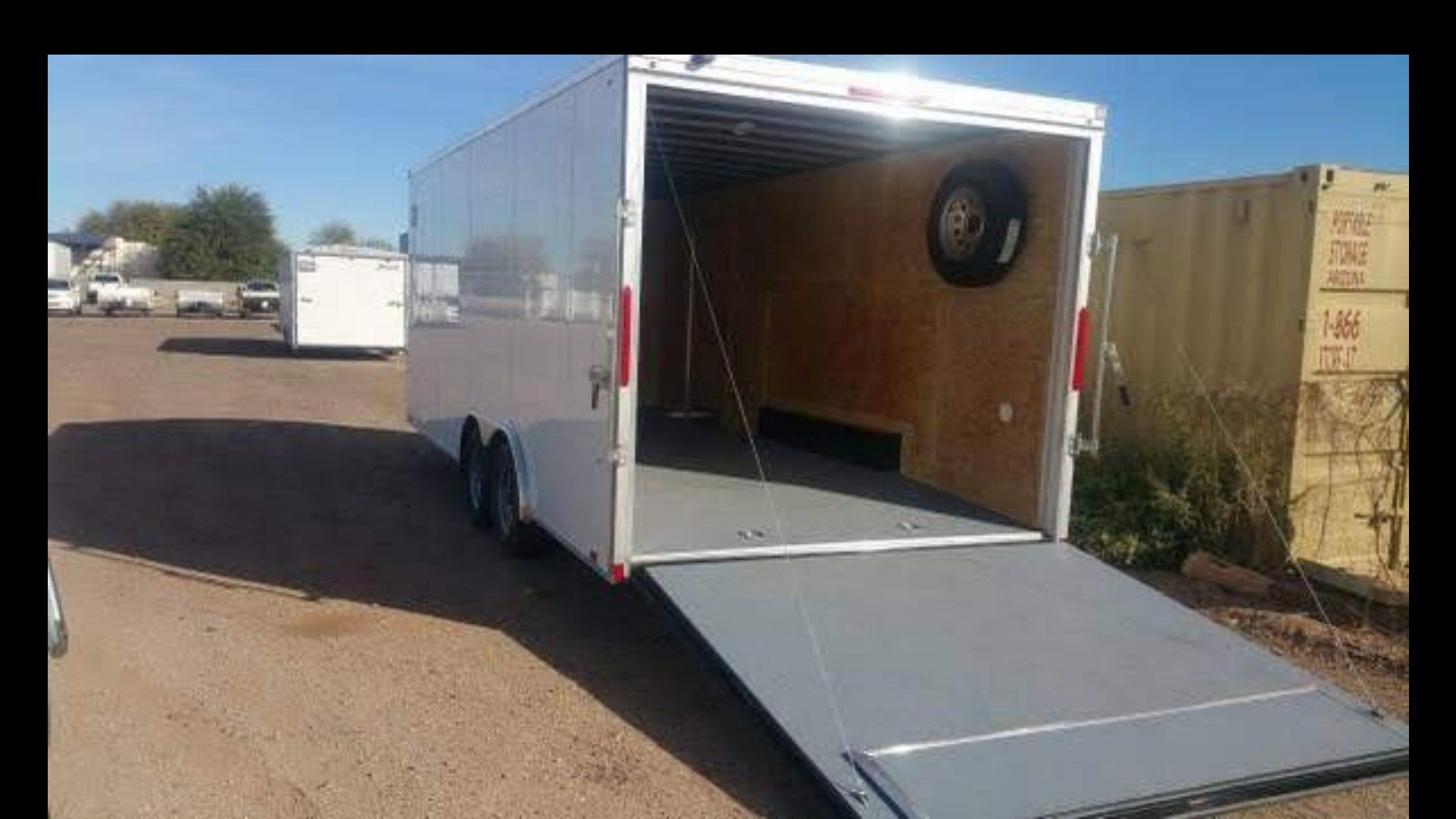Look enclosed trailer car hauler rntl