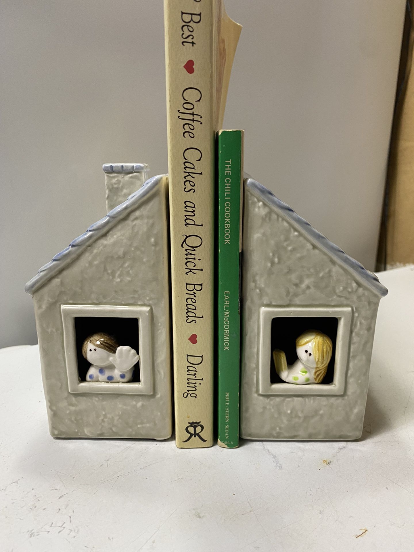 Vtg 1976 Fitz & Floyd hand painted ceramic Children's House bookends home decor library. 