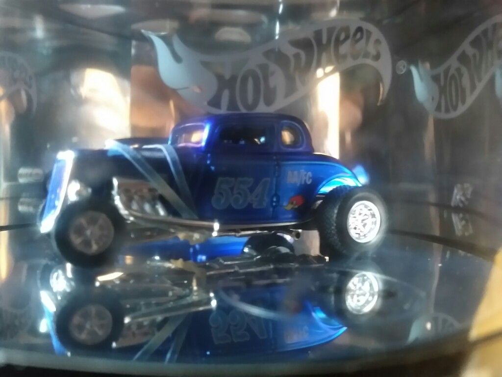 Hot wheels 1 of 3000 autographed /signed
