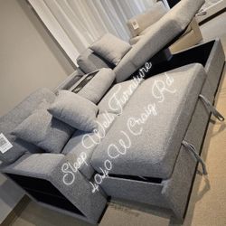 ✨️ Sectional Sleeper 🌟 Furniture Queen Bedrooms, Dining Avail 