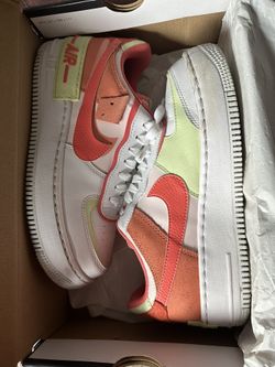 Woman Air Force 1 Shadow