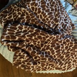 Small Giraffe Design Blanket Delivery Make An Offer 