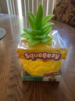 Squeeezy pineapple