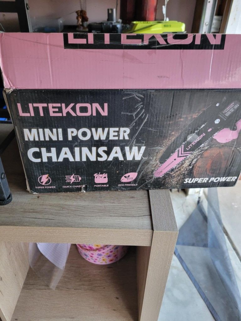 Mini Power Chainsaw.BRAND NEW!!