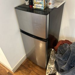 Mini Fridge need To Be Gone ASAP