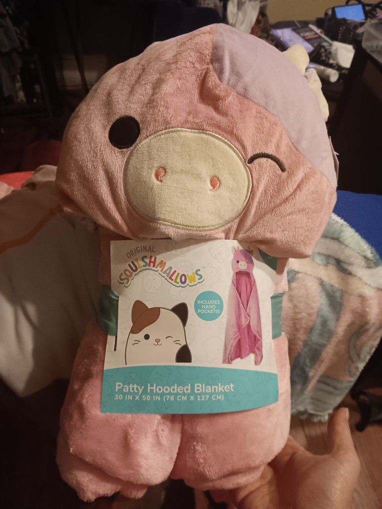 Squishmallow Patty Hooded Blanket