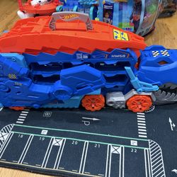 Hot wheels Dino parking lot misc