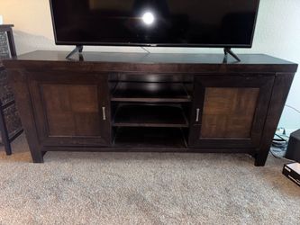 Beautiful espresso brown TV stand in good condition.