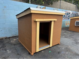 Sturdy dog house with delivery May 5