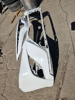 Toyota camry SE front bumper oem