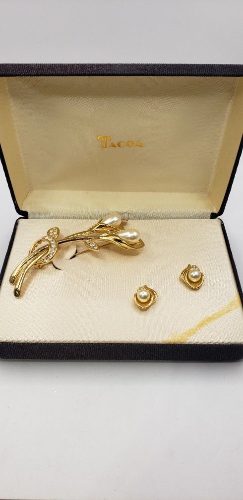 Vintage Brooch & Pair of Earrings/Rhinestone & Faux Pearl. Firm Price