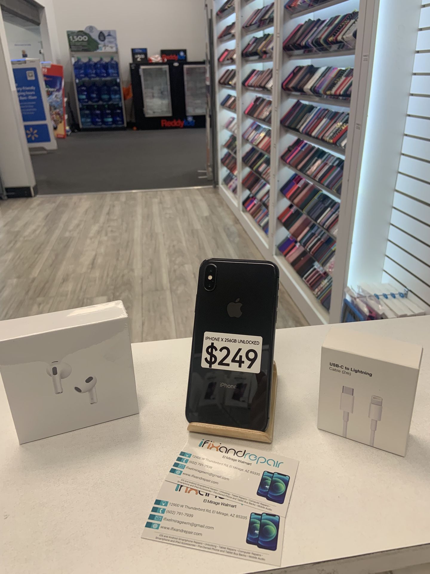 iPhone X 256GB Unlocked 249$