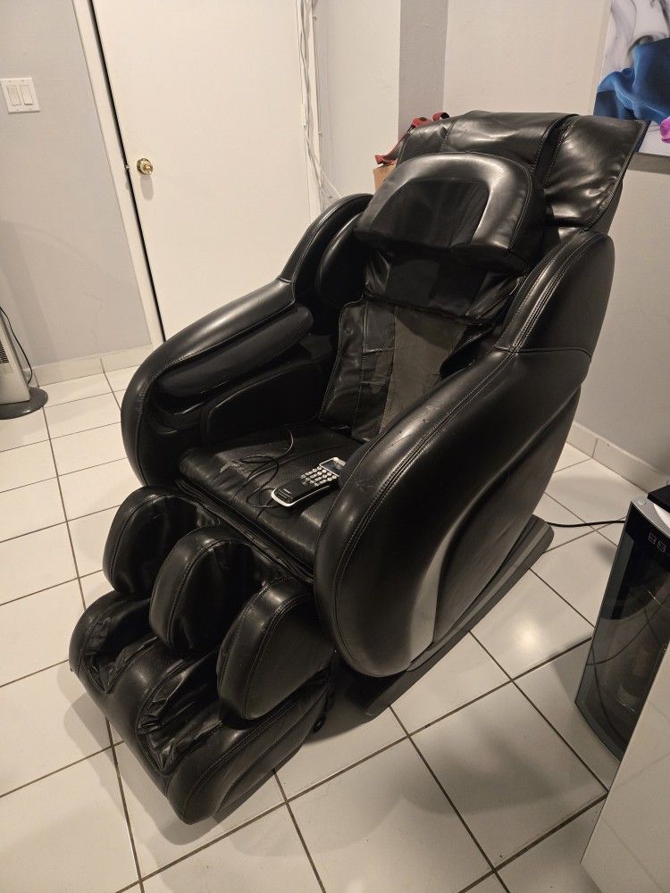 Massage Chair From Brookstone