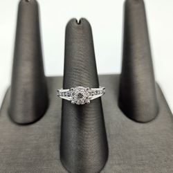 14kt White Gold Diamond Ring